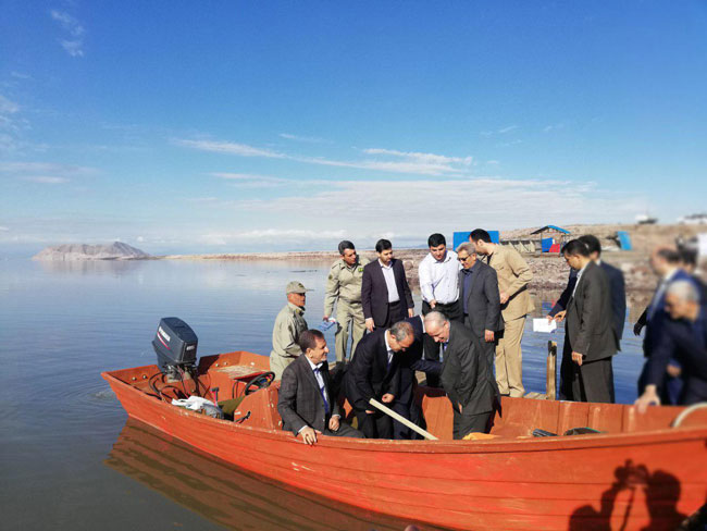 بازدید معاون اول روحانی از دریاچه ارومیه